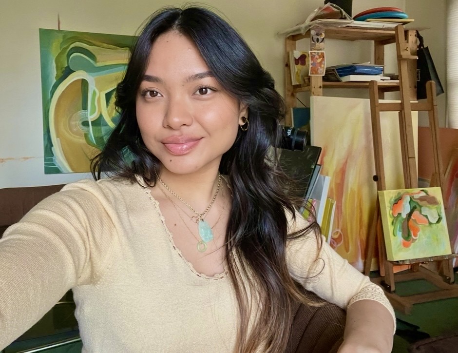 Javelin Manansala in her studio